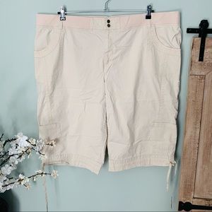 Lane Bryant Venezia Khaki Cargo Short Size 28